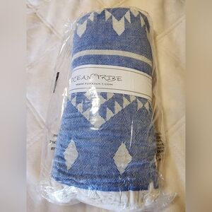 Turkish-T Blue and White Geometric Turkish-Style Towel